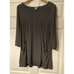 Chico's Black and White striped tunic top with pockets size 2 US Large